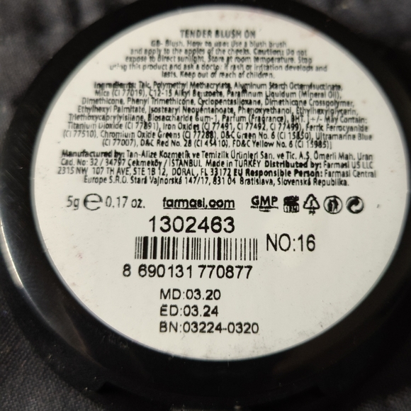 Farmasi make up combo - Picture 9 of 13